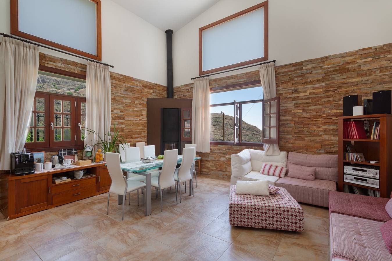 Foto 6 von 35: Ferienvilla 'Mogaren Naturaleza Y Relax' mit Bergblick, Wi-Fi und Klimaanlage