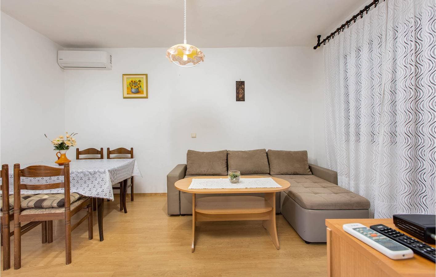 Foto 4 von 18: Gemütliche Ferienwohnung: 800 m zum Strand, WLAN, Klimaanlage, Terrasse und Parkplatz
