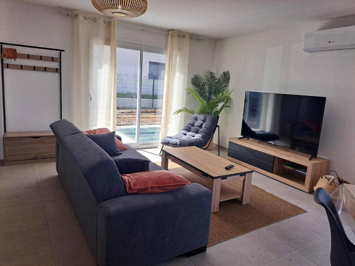 Foto 4 von 29: Three-Bedroom House