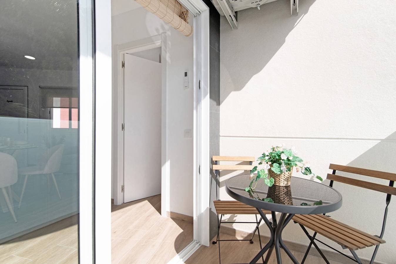 Foto 3 von 27: Ferienwohnung 'Flamboyan 2' mit Balkon, WLAN und Klimaanlage