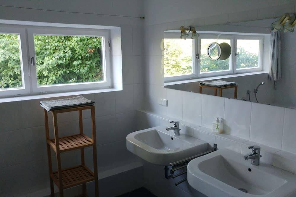 Foto 5 von 11: Ferienwohnung für 3 in Hanglage mit Traumblick auf den See