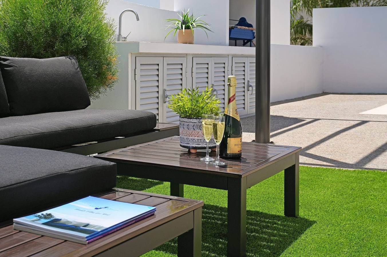 Foto 8 von 38: Villa für 7 Personen mit Balkon