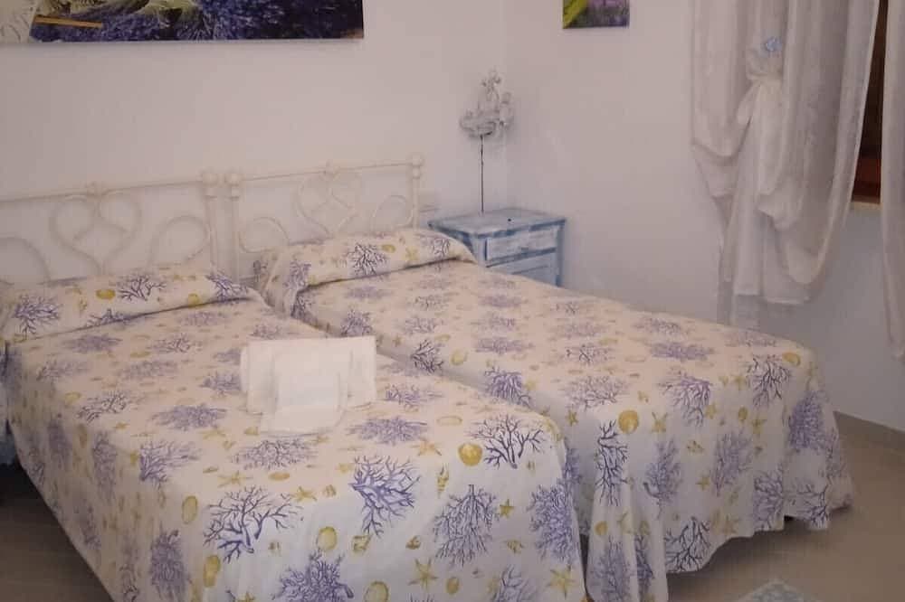 Foto 6 von 26: Unabhängige Villa mit großem Garten und Pool 50 Meter vom Meer entfernt