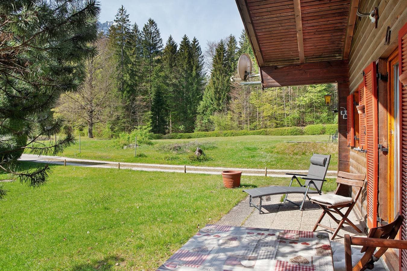 Foto 2 von 25: Ferienhaus 'Grashäusl' mit Bergblick und privater Terrasse