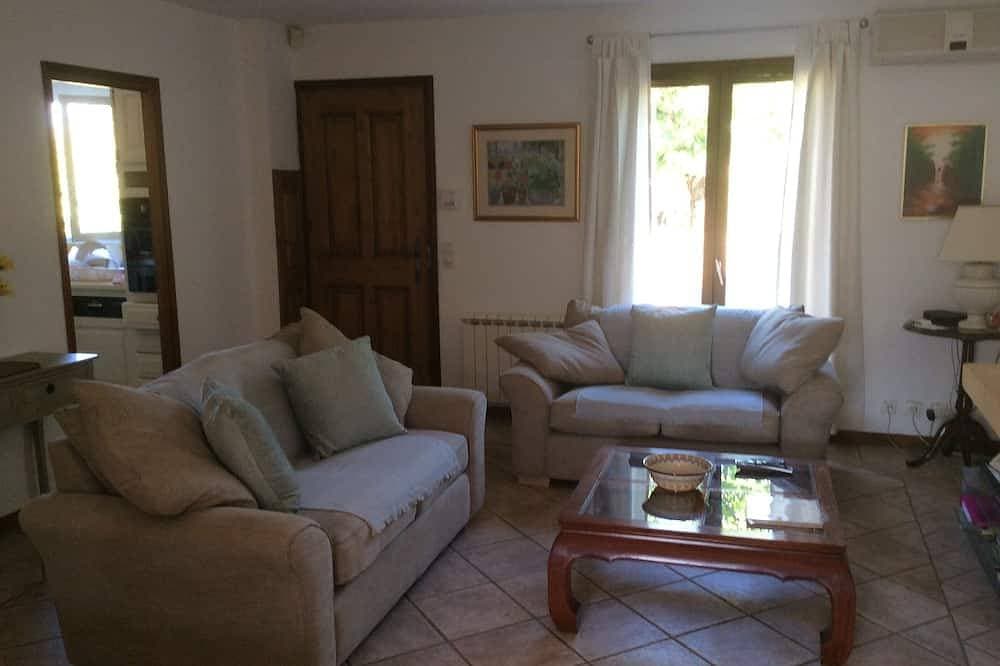Foto 12 von 30: Schöne ländliche Villa in privaten Garten mit beheiztem Außenpool