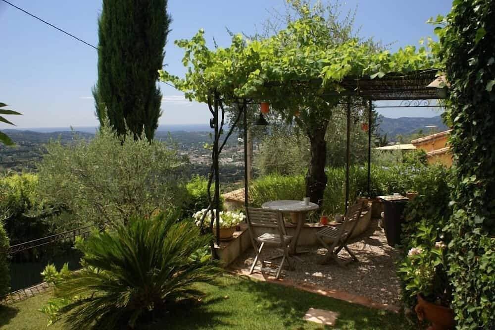 Studio - Grasse mit Garten 1