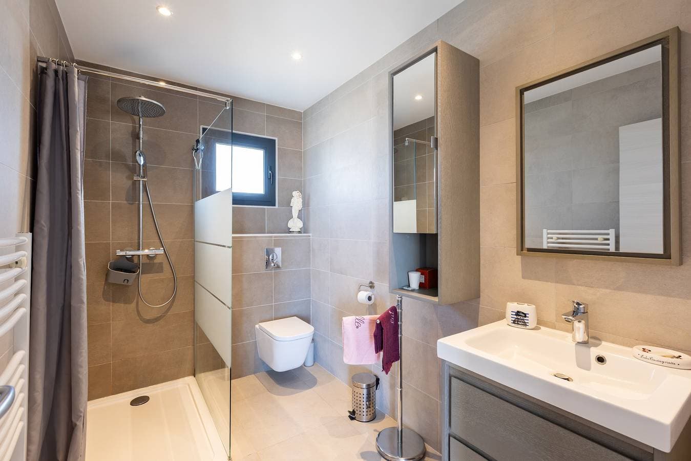 Foto 7 von 19: Gästezimmer „Chambre D’hôtes à Losari“ mit Meerblick, WLAN und Klimaanlage