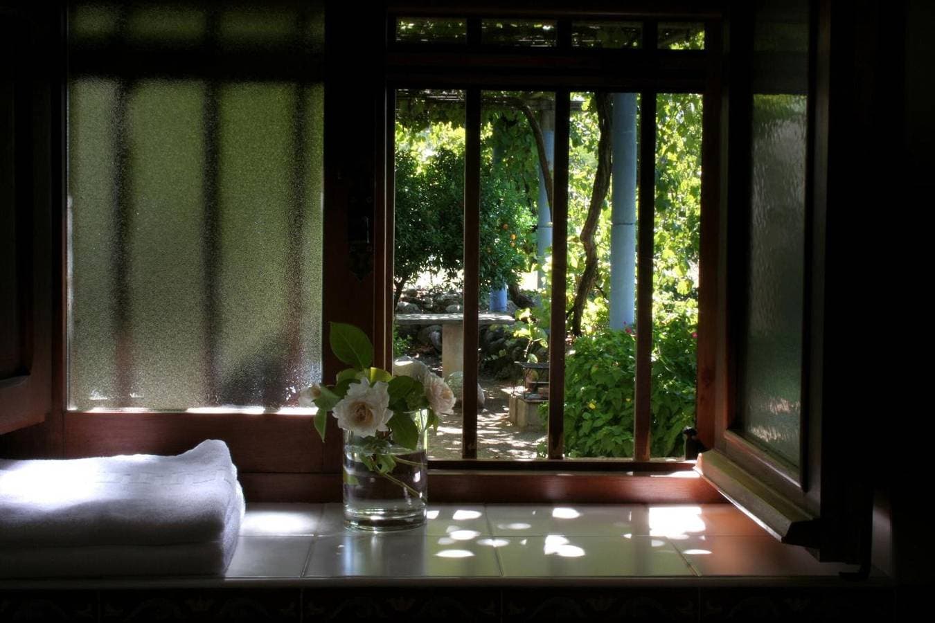 Foto 12 von 36: Casa Rural Lunacandeleda: Bergblick, private Terrasse und exklusiver Garten
