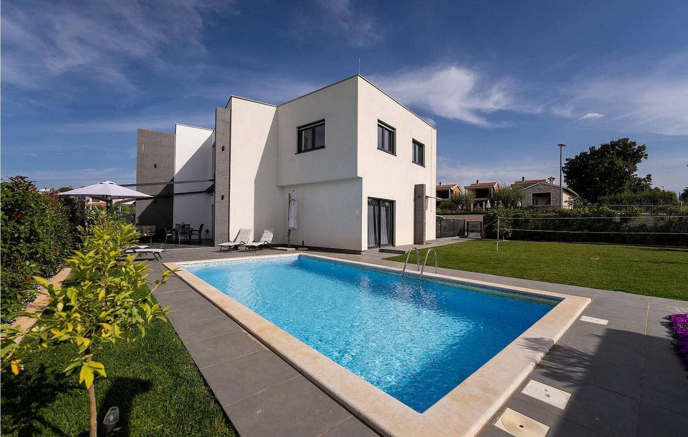 Foto 4 von 35: Ferienwohnung mit Meerblick, Terrasse, Parkplatz und WLAN in Labinci