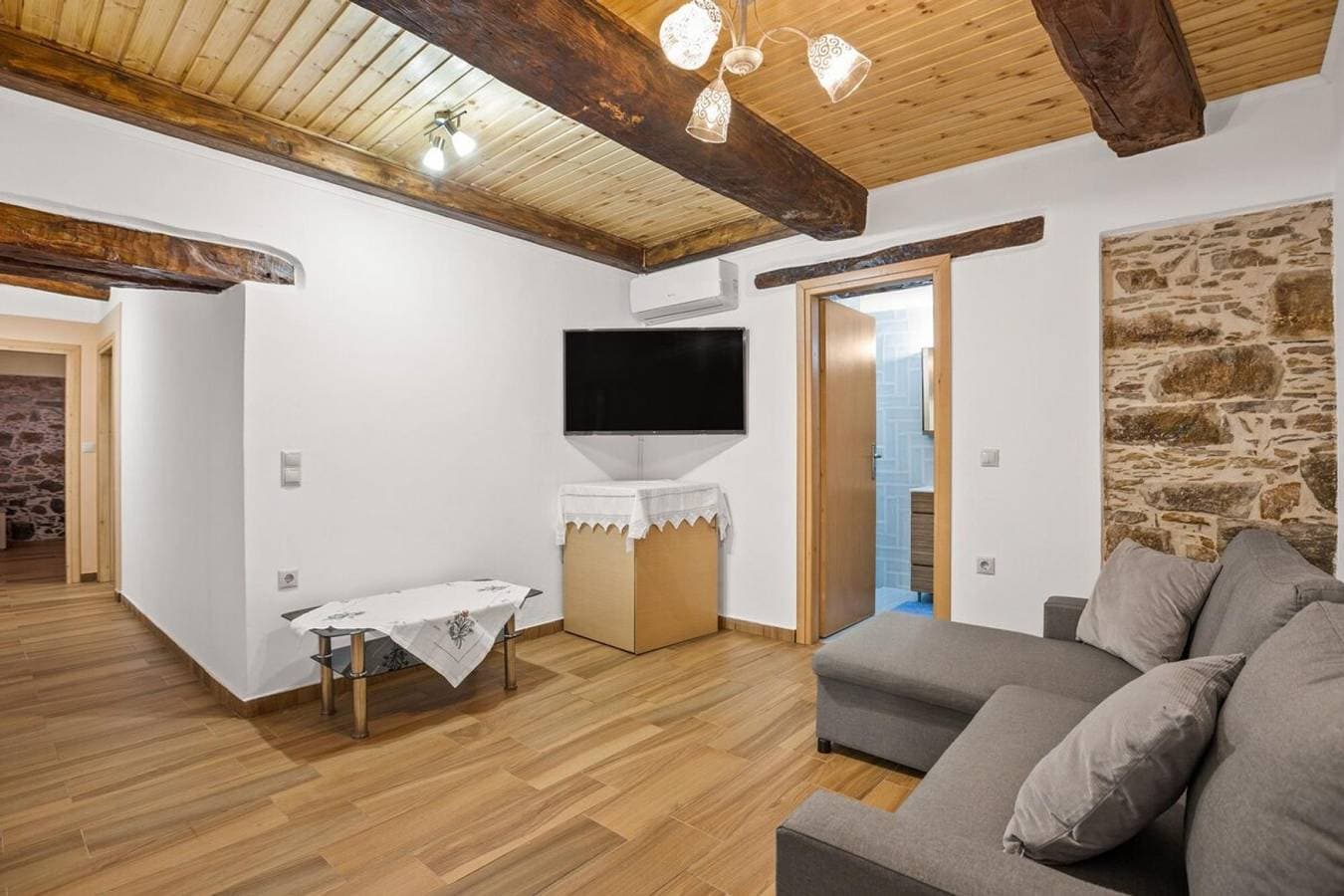 Foto 2 von 13: Ferienhaus für 5 Personen mit Terrasse