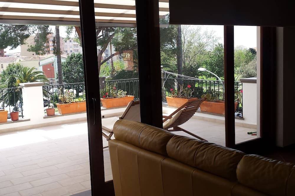Foto 7 von 30: Die Terrasse Im Park