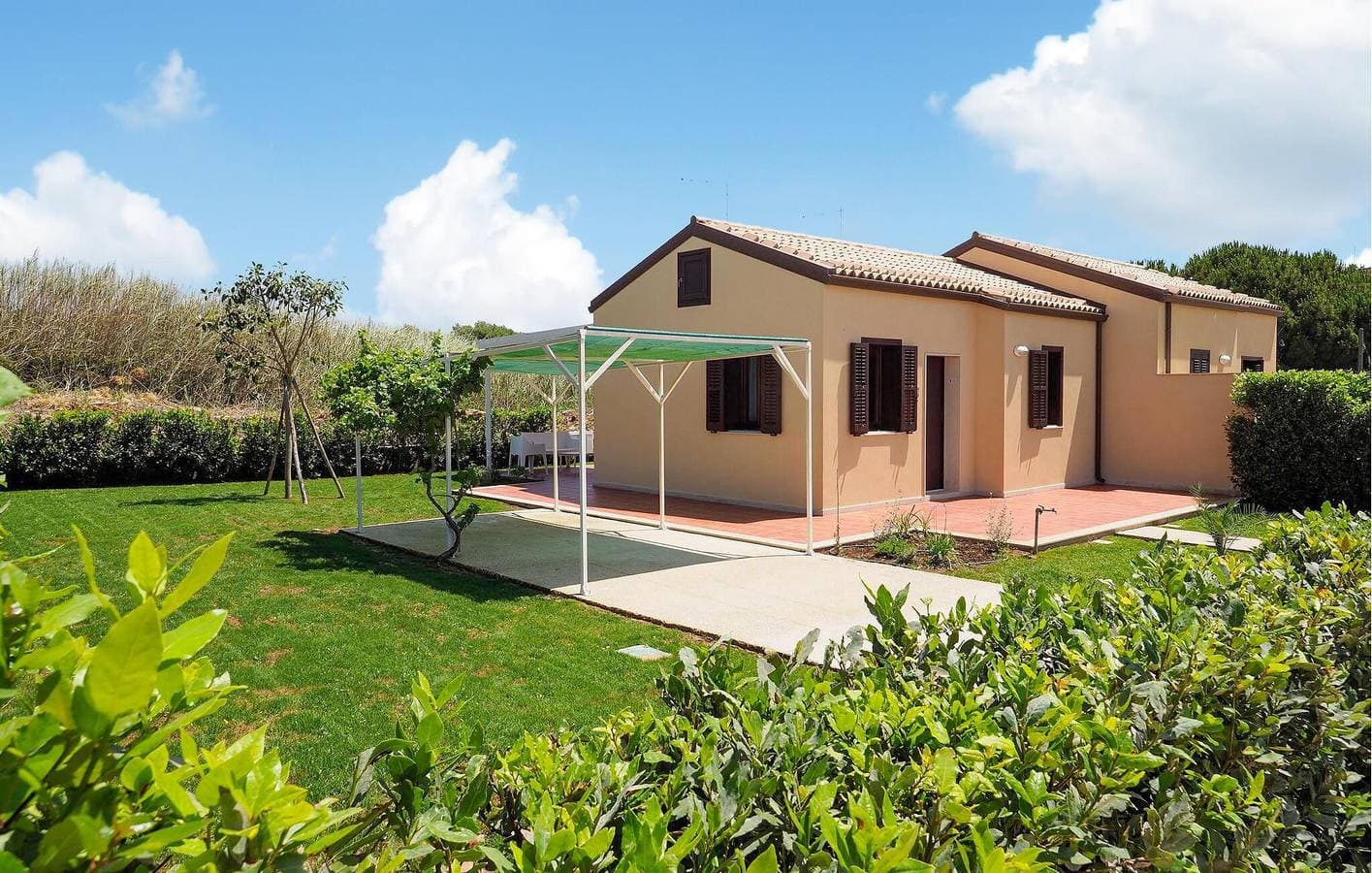 Gemütliches Apartment mit AC, Parkplatz, Terrasse & WiFi - in der Nähe von Maganuco Beach 1
