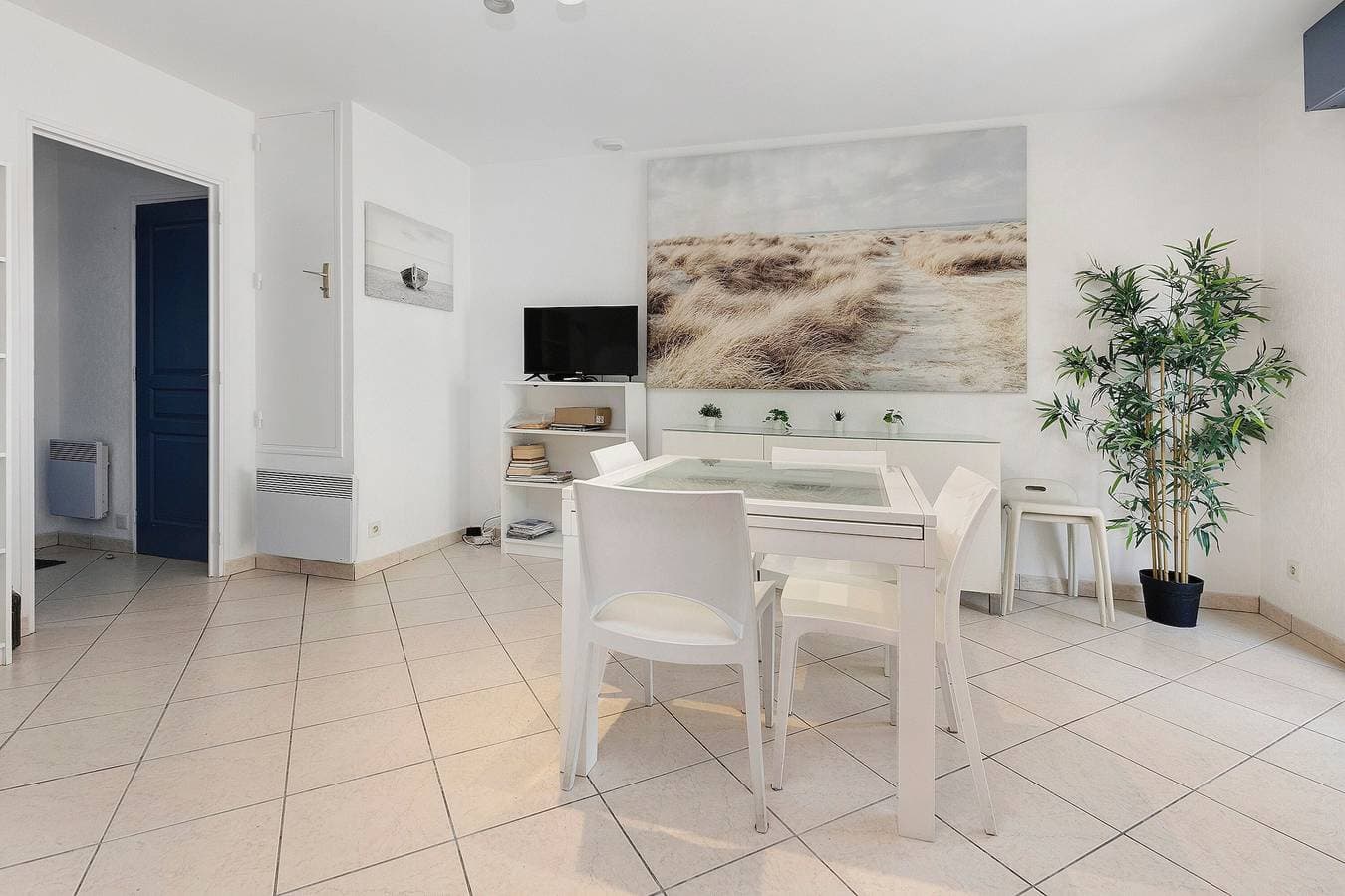 Foto 12 von 21: Ferienhaus 'Kerann 1 Min zum Strand mit Garten' mit privater Terrasse, Garten & WLAN