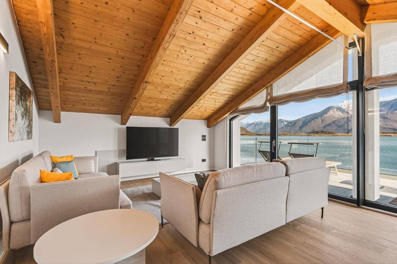 Foto 6 von 28: Three-Bedroom Apartment with Lake View Menaggio