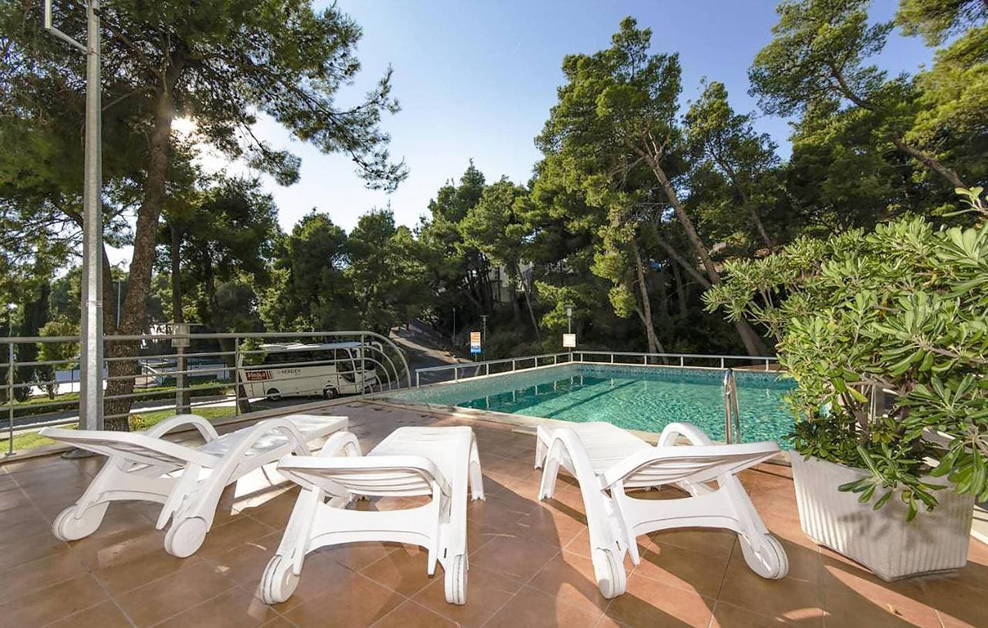 Foto 5 von 19: Apartment mit Meerblick, Pool und Terrasse, 2 km vom Strand Strobec entfernt