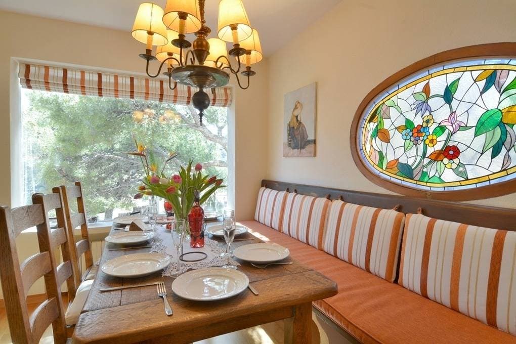 Foto 12 von 25: Charming Villa with Sea Views & Pool. Up to 7 Guests