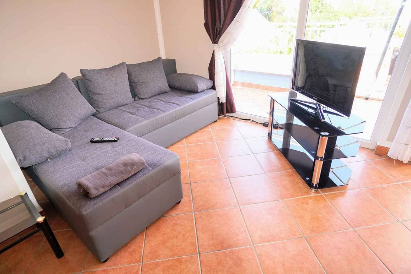 Foto 13 von 25: Ferienwohnung mit Balkon und Meerblick