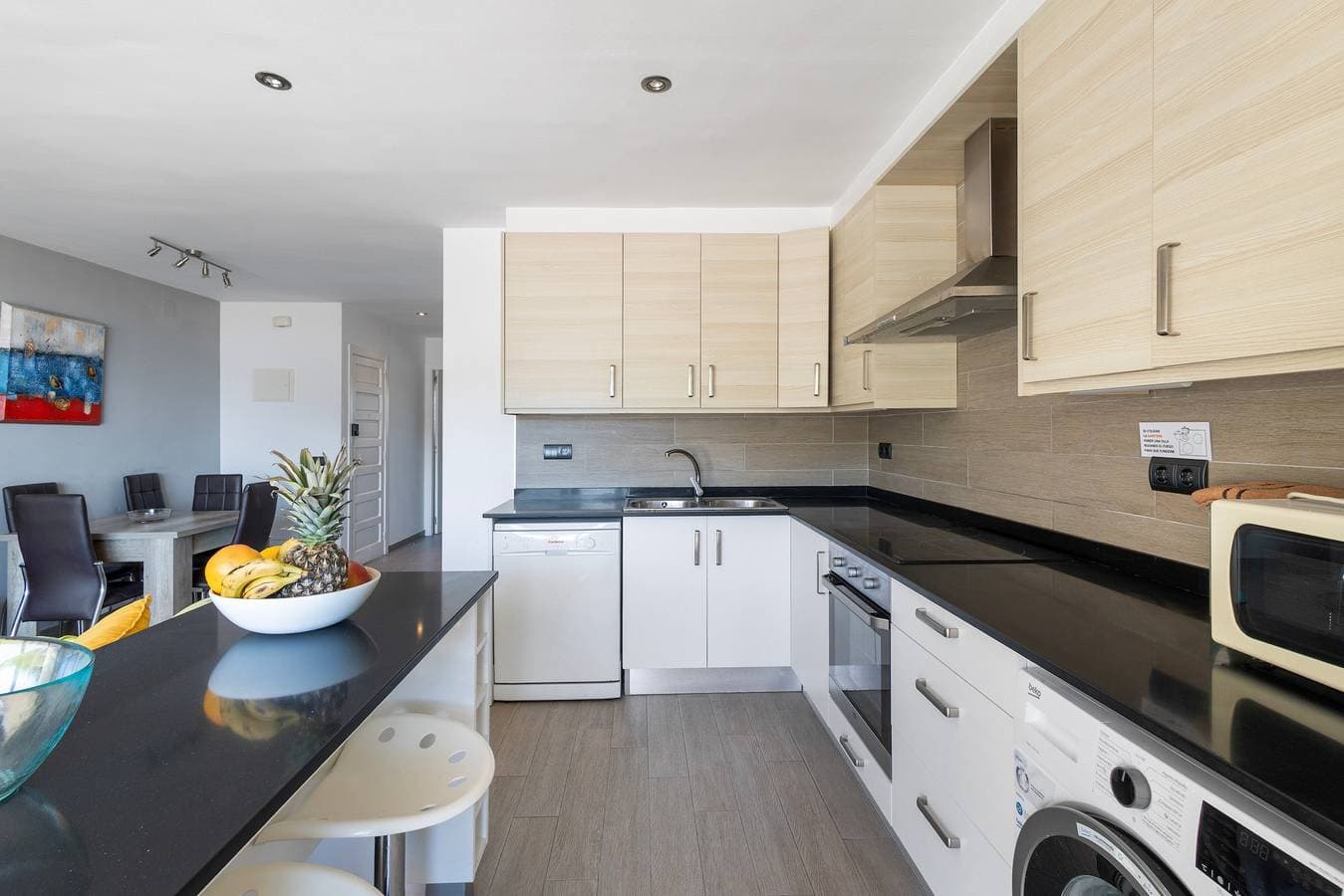 Foto 5 von 24: Apartment 'Medes F35' mit Meerblick, WLAN und Klimaanlage