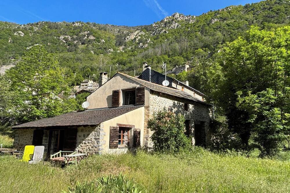 Authentique Moulin en Bord de Rivière 1