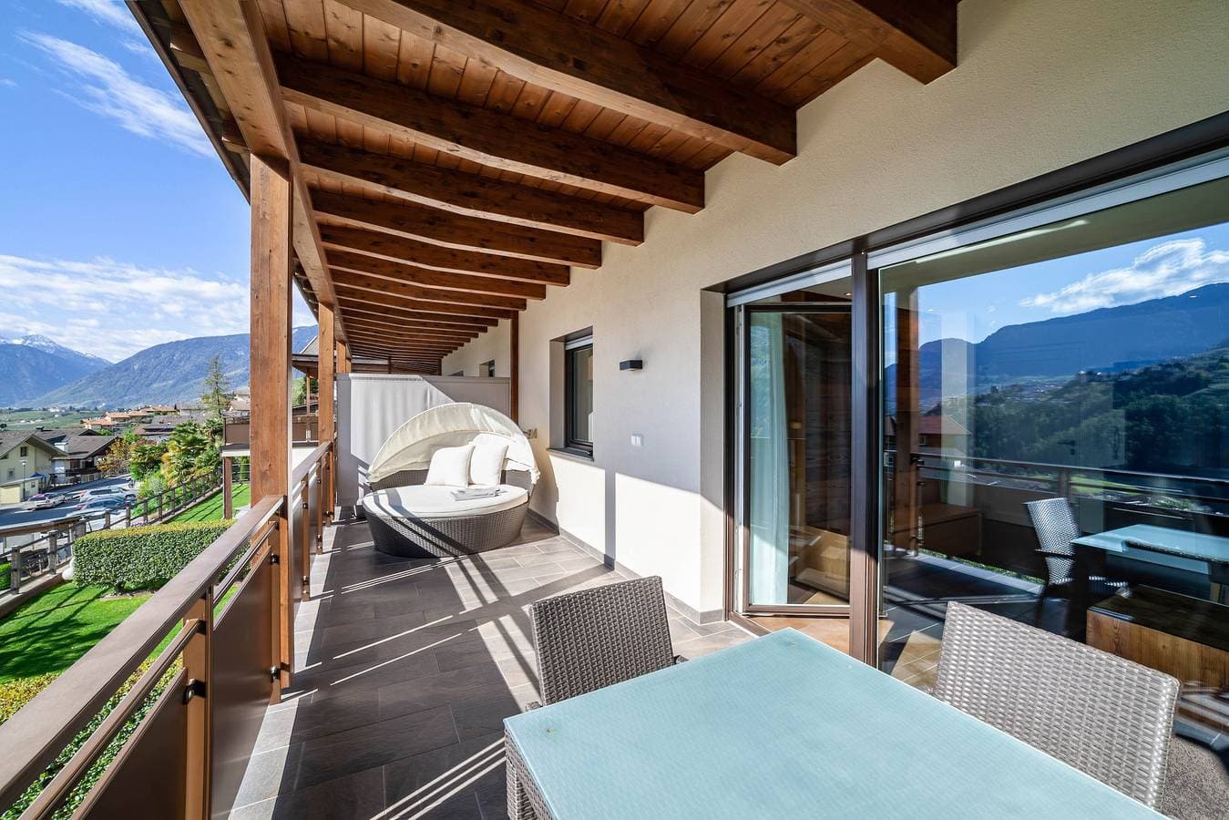 Foto 10 von 25: Ferienwohnung "Wohnung 1" mit Bergblick, Gemeinschaftspool und WLAN