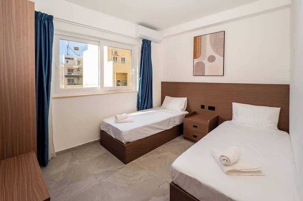Foto 4 von 15: Cosy 1Br Apt In Qawra - Few steps from the sea