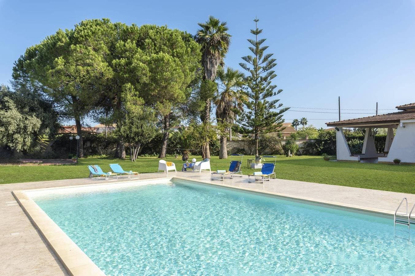 Foto 3 von 24: Villa für 4 Personen mit Garten