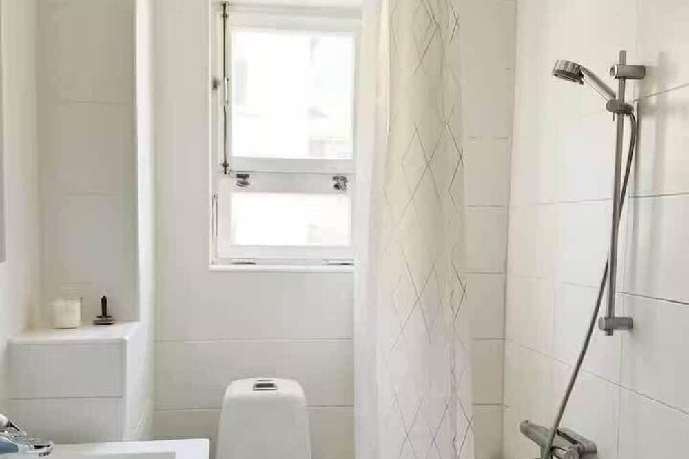 Foto 4 von 12: Quiet 1Br Apartment with Balcony, 20min to City