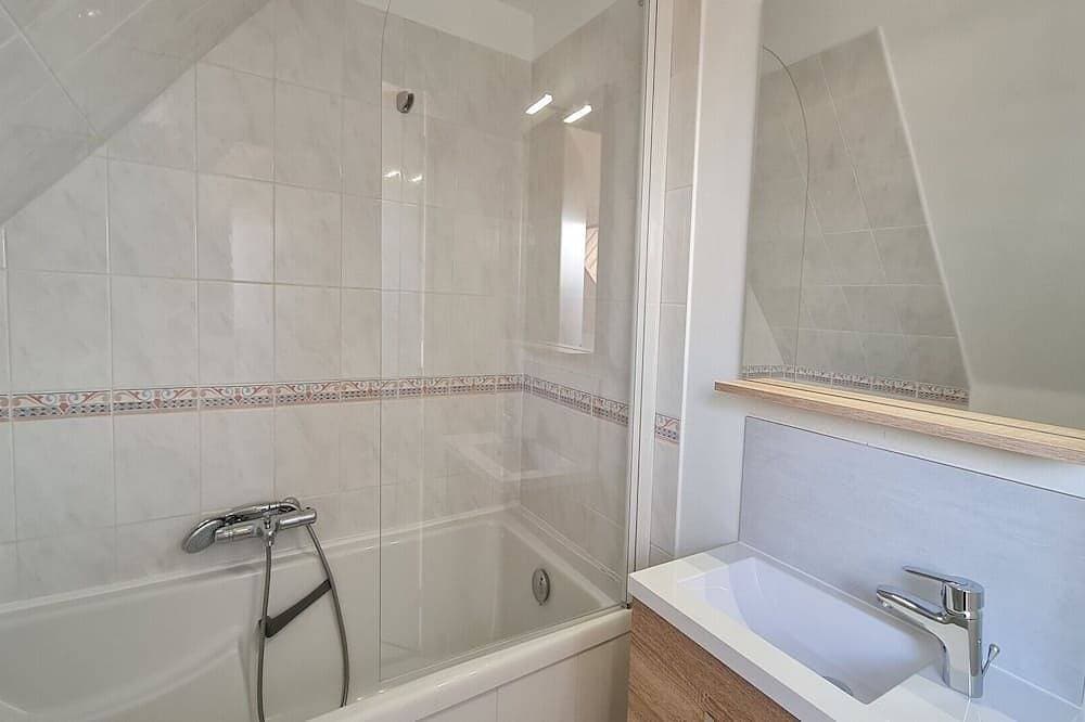 Foto 8 von 17: Les Embruns Vacation Rental: The Sea at Your Feet