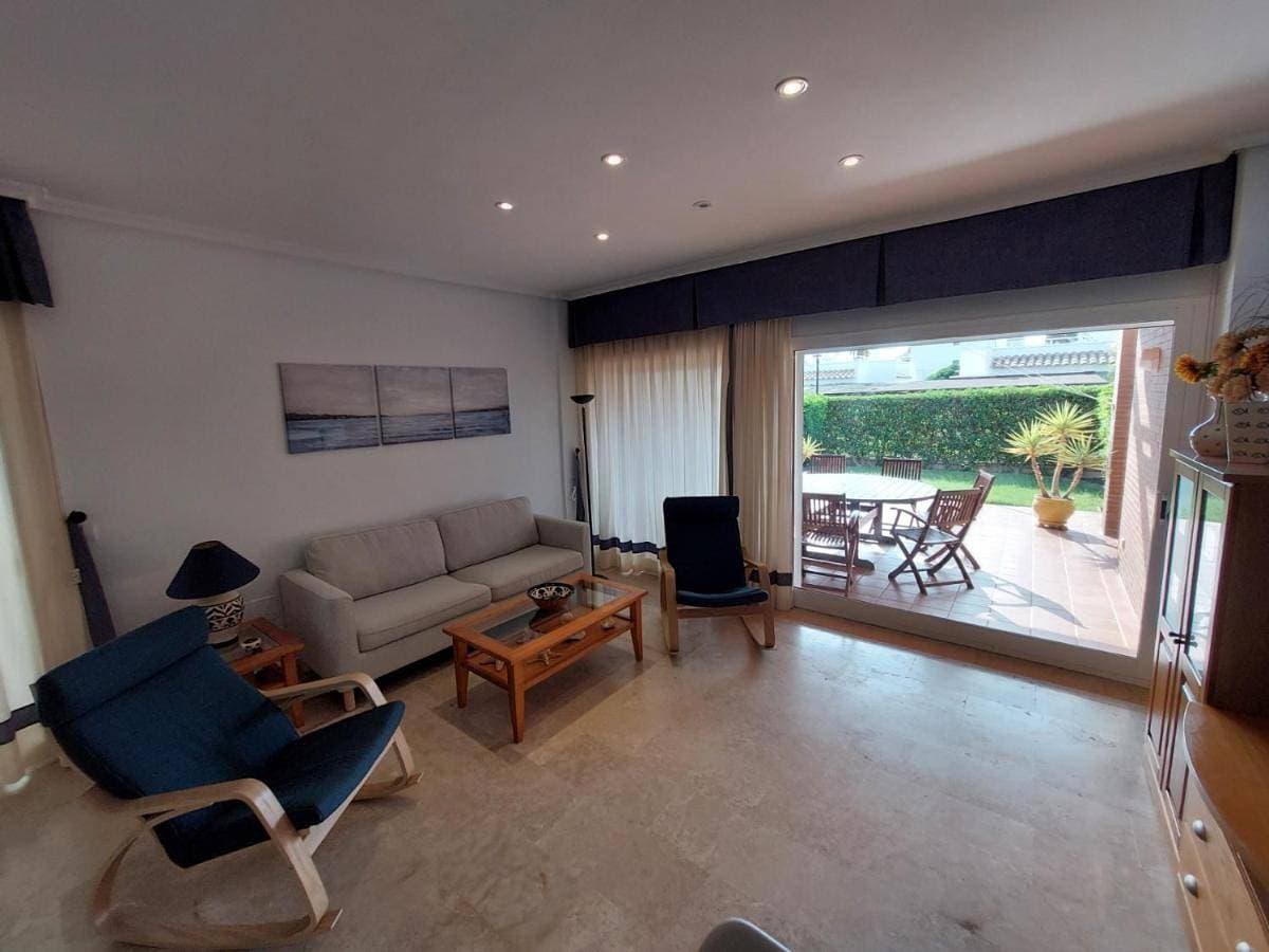 Foto 4 von 30: Three-Bedroom House