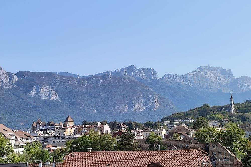 Apartment 40 M2 with nice view, quiet location 10mn walk from the center 1