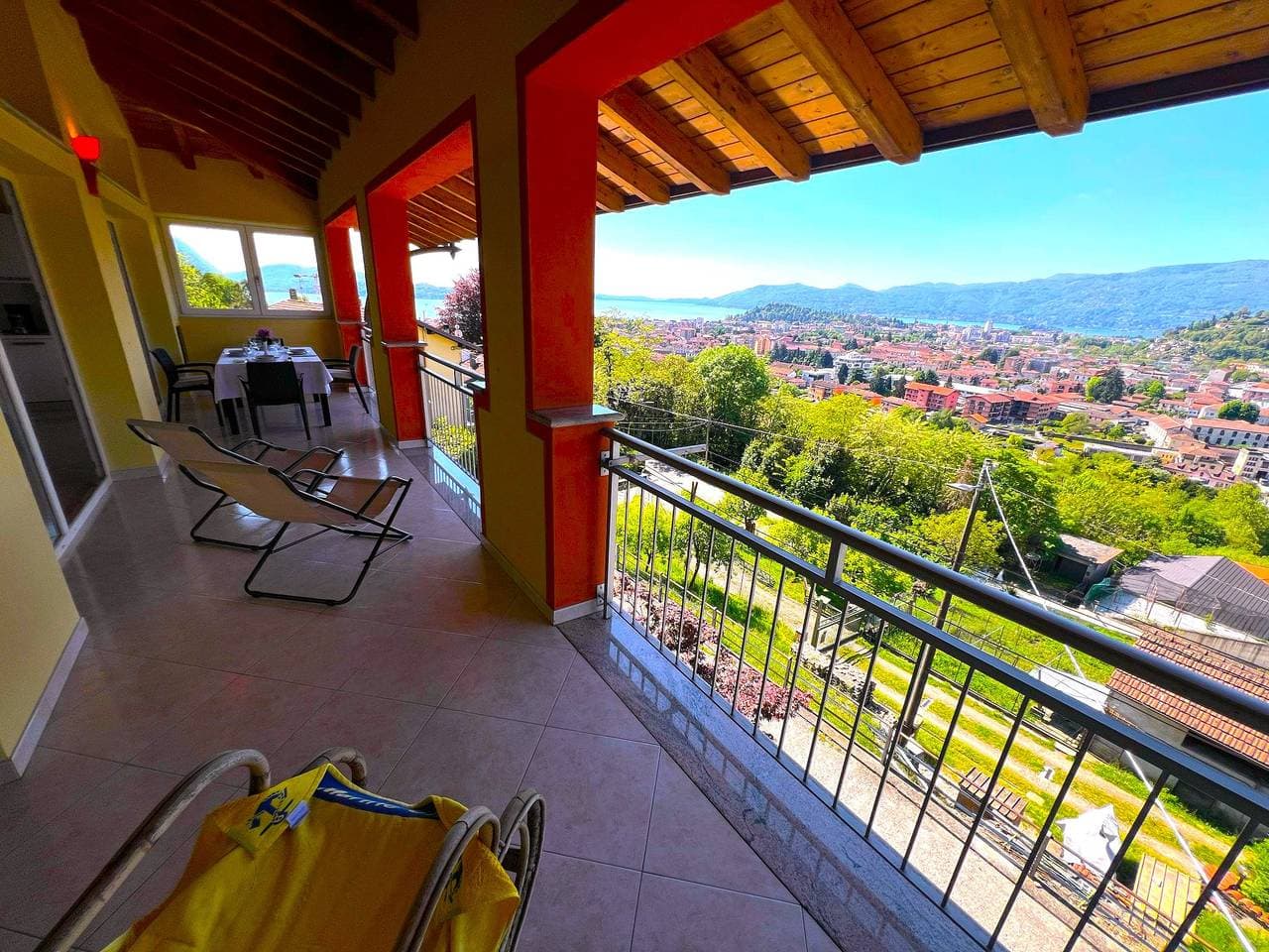 Penthouse Valentino with terrace lake view 1