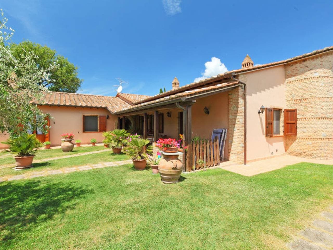 Foto 3 von 18: Villastrada