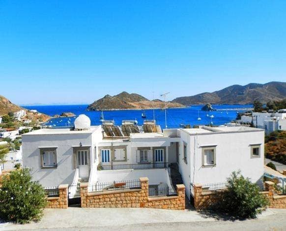 Captain Manos Studio Apartments 1