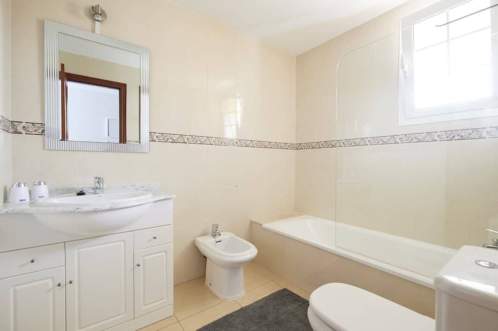 Foto 8 von 30: Meerblick !!! Moderne Wohnung in Strandnähe mit einem schönen großen Pool!