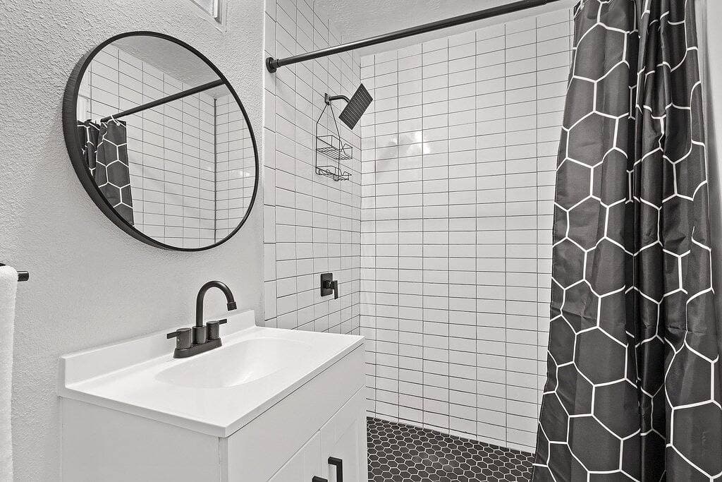 Foto 12 von 20: Welcoming modern home in Central El Paso