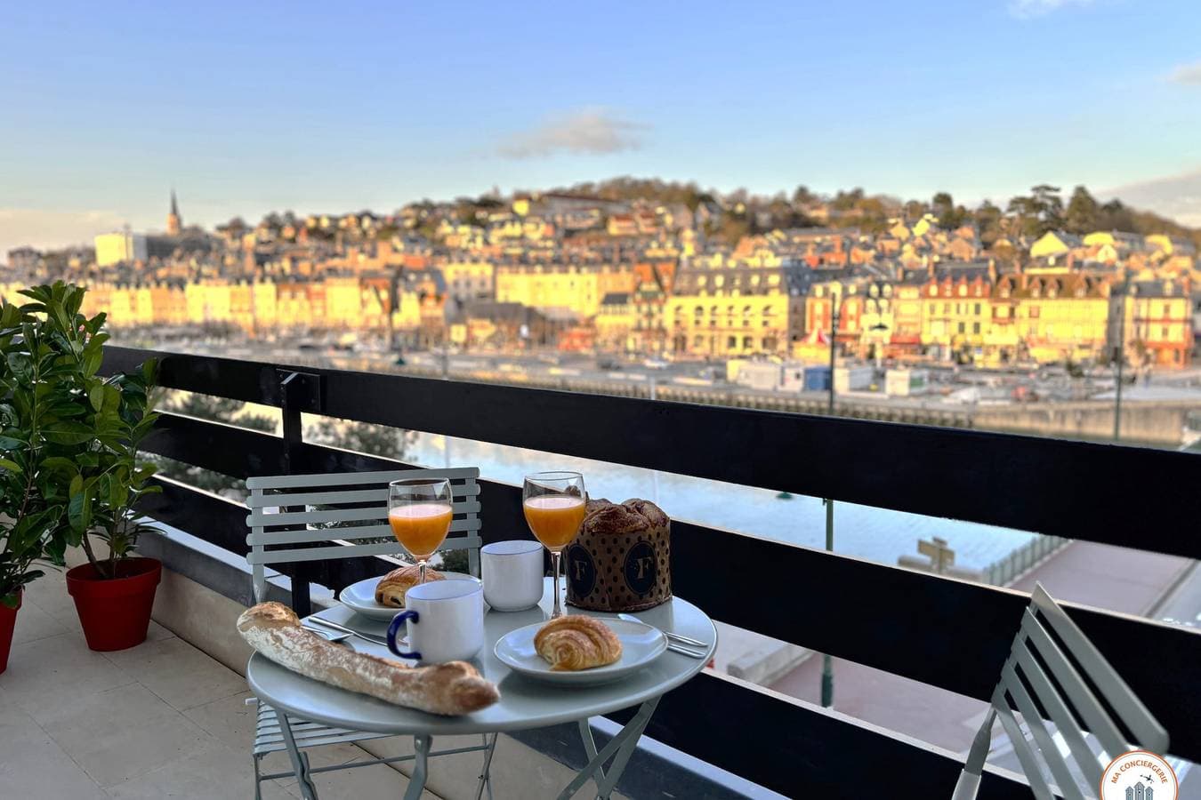 Foto 7 von 33: Ferienwohnung für 4 Personen mit Balkon
