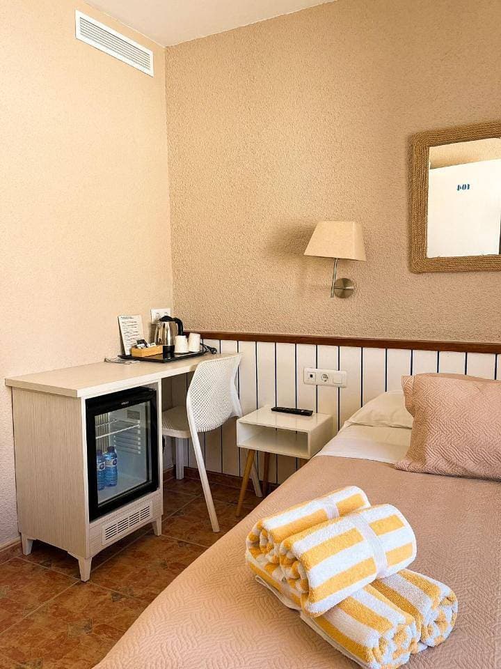 Foto 9 von 17: Double Room with Private Bathroom