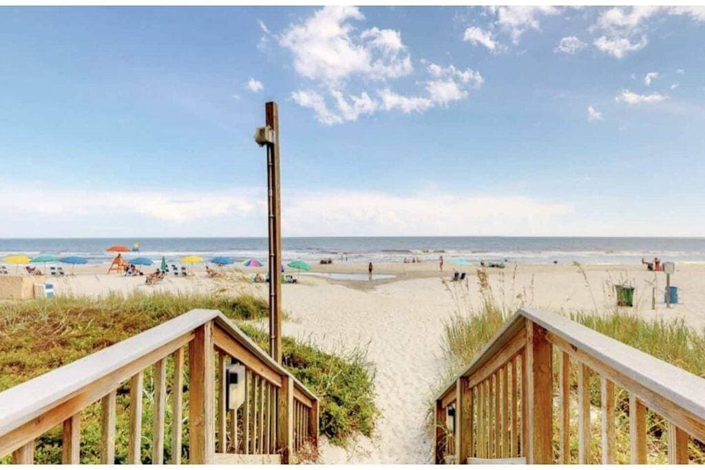 Foto 9 von 47: No Cleaning Fee! Studio, Oceanfront View, King Bed, Wow ratings!