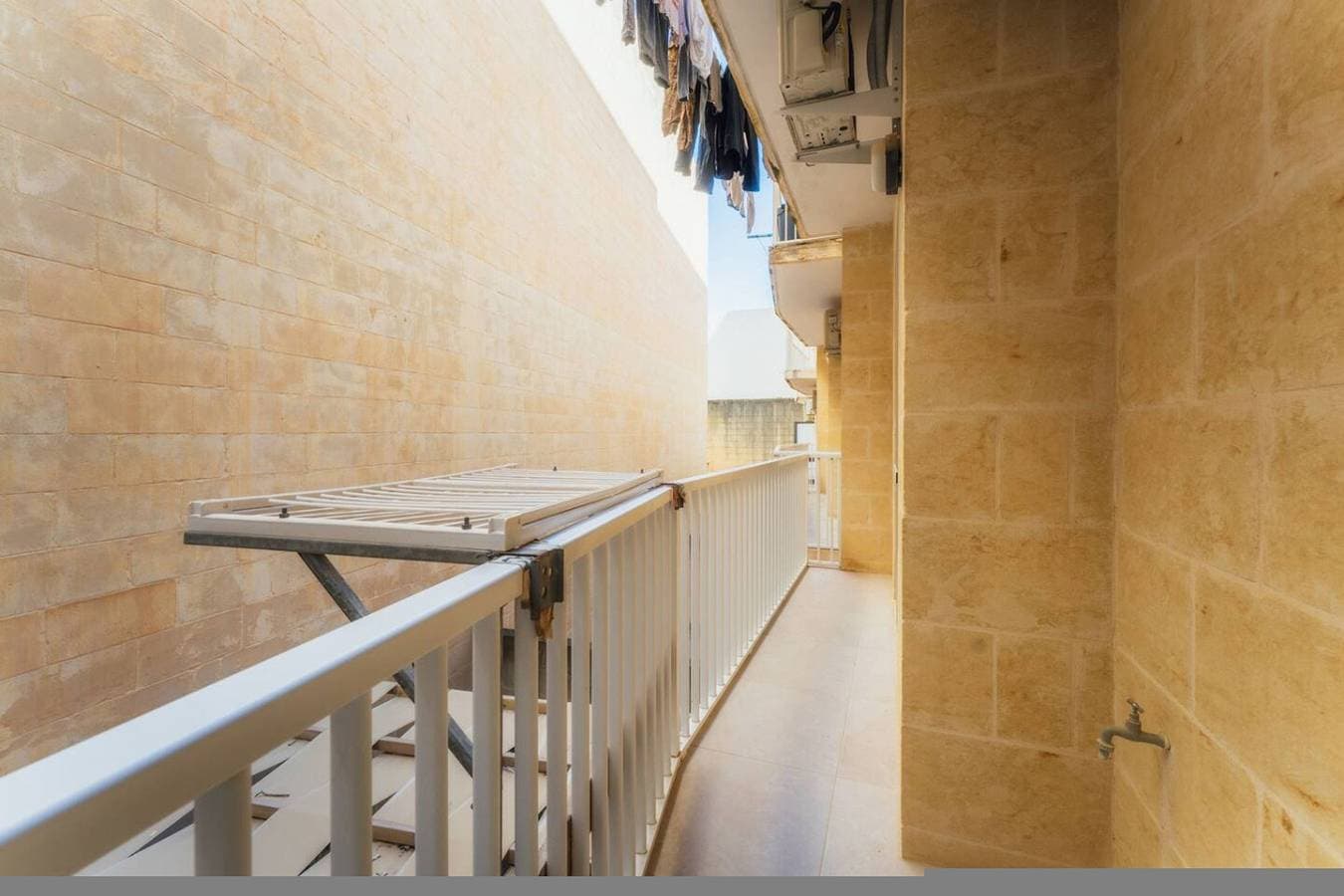 Foto 6 von 36: Ferienwohnung für 5 Personen mit Balkon