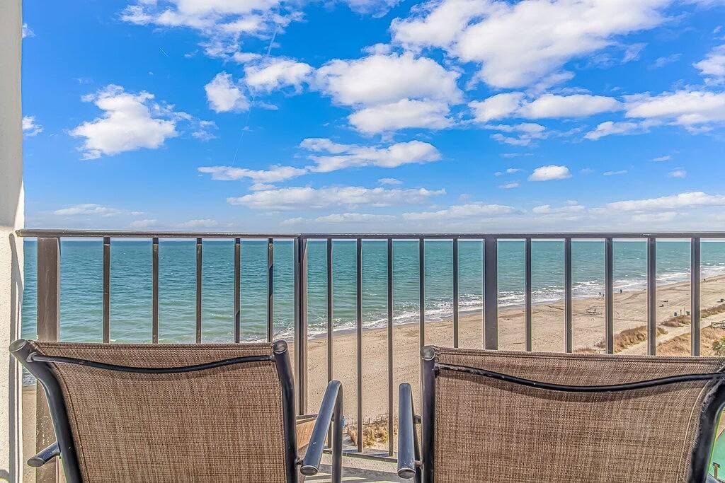 Foto 4 von 45: Angle Oceanfront Studio ~ Palace 603