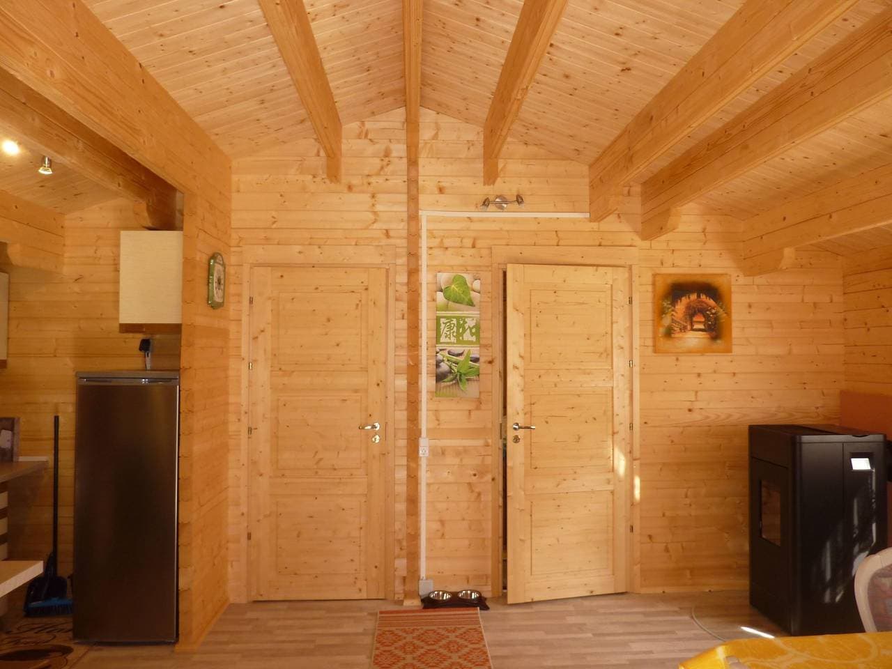 Foto 11 von 19: Holz-Blockhaus für vier Personen mit Terrasse