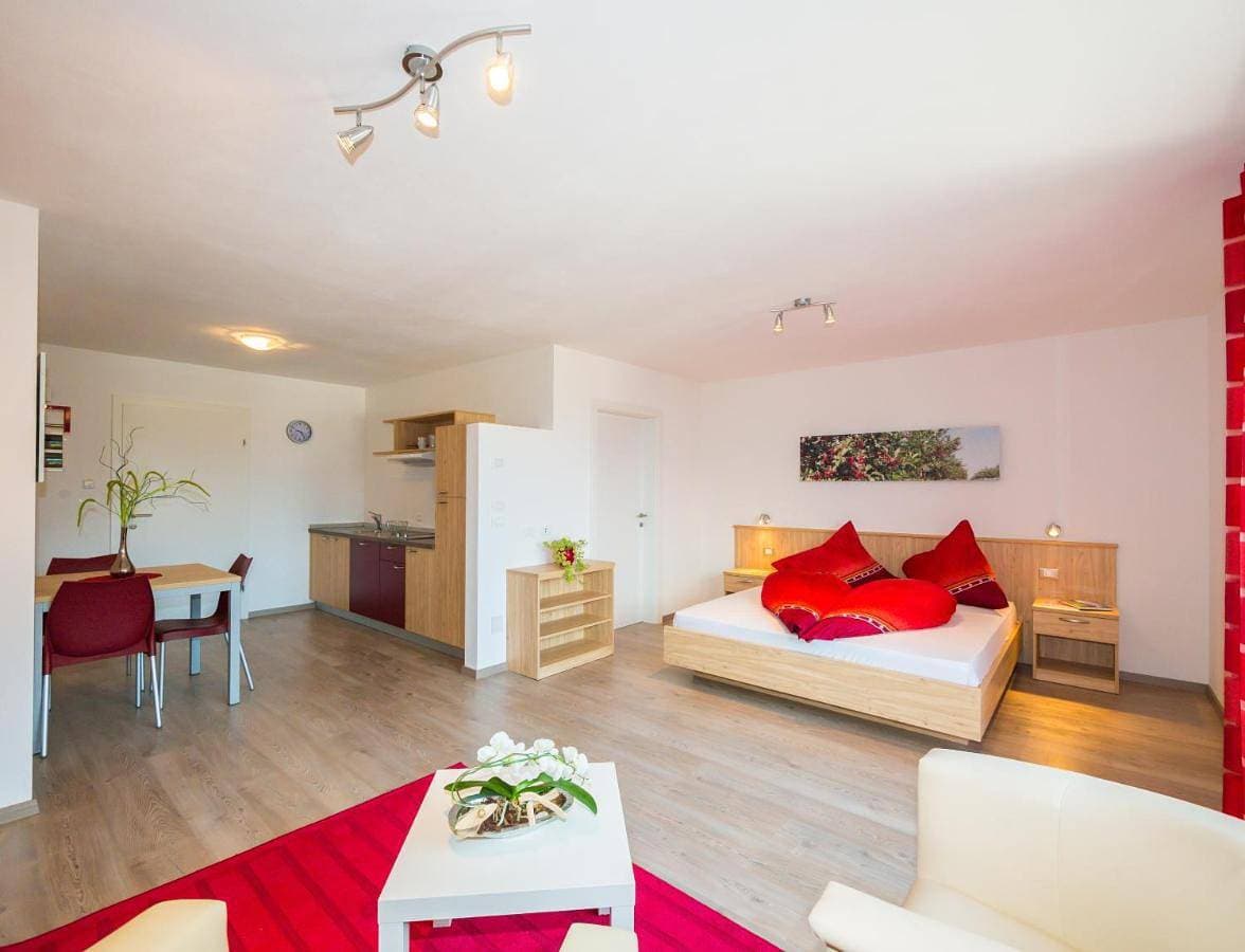 Foto 5 von 7: Double Room with Balcony