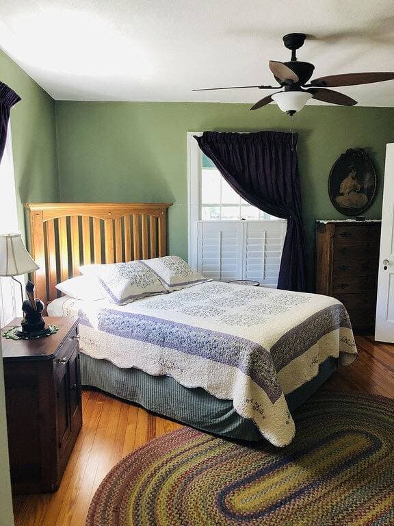 Foto 5 von 33: Riverfront Plum Crazy Bungalow! 10 Min bis zum Golf. 40 Min nach Tampa und Strände.