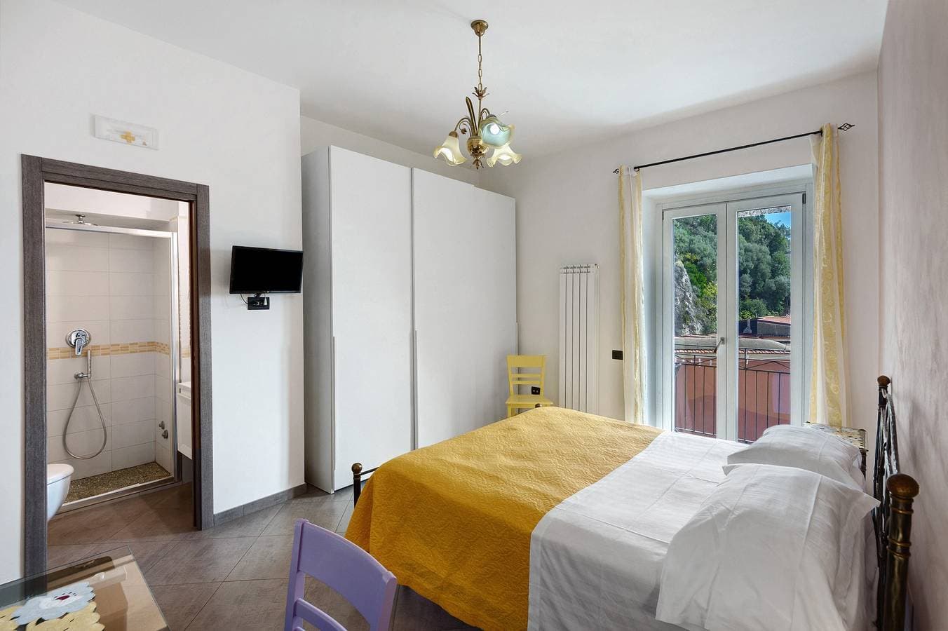 Foto 7 von 13: Zimmer 'Camera Libeccio Vista Mare' mit Meerblick, WLAN und Klimaanlage