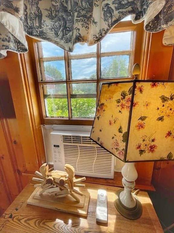 Foto 13 von 28: Open Hearth Inn Cottage 8 - 10 min to Acadia!