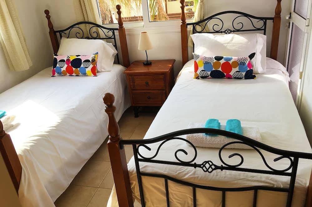 Foto 3 von 19: Villa Sunrise - 2 Schlafzimmer - Privater Pool - WiFi