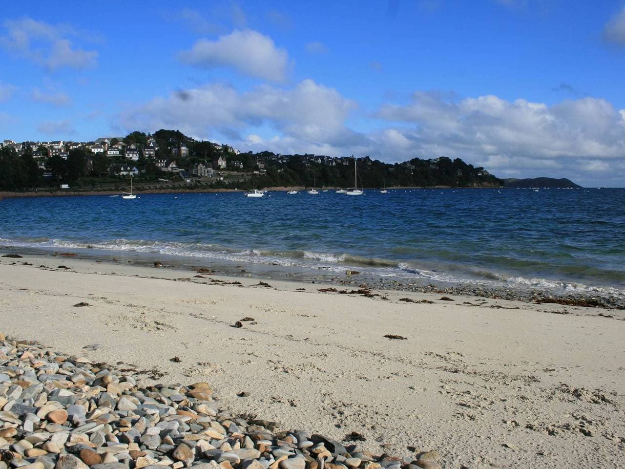 Foto 10 von 20: Renovierte 3*-Wohnung mit Meerblick, 50m vom Strand, Perros-Guirec