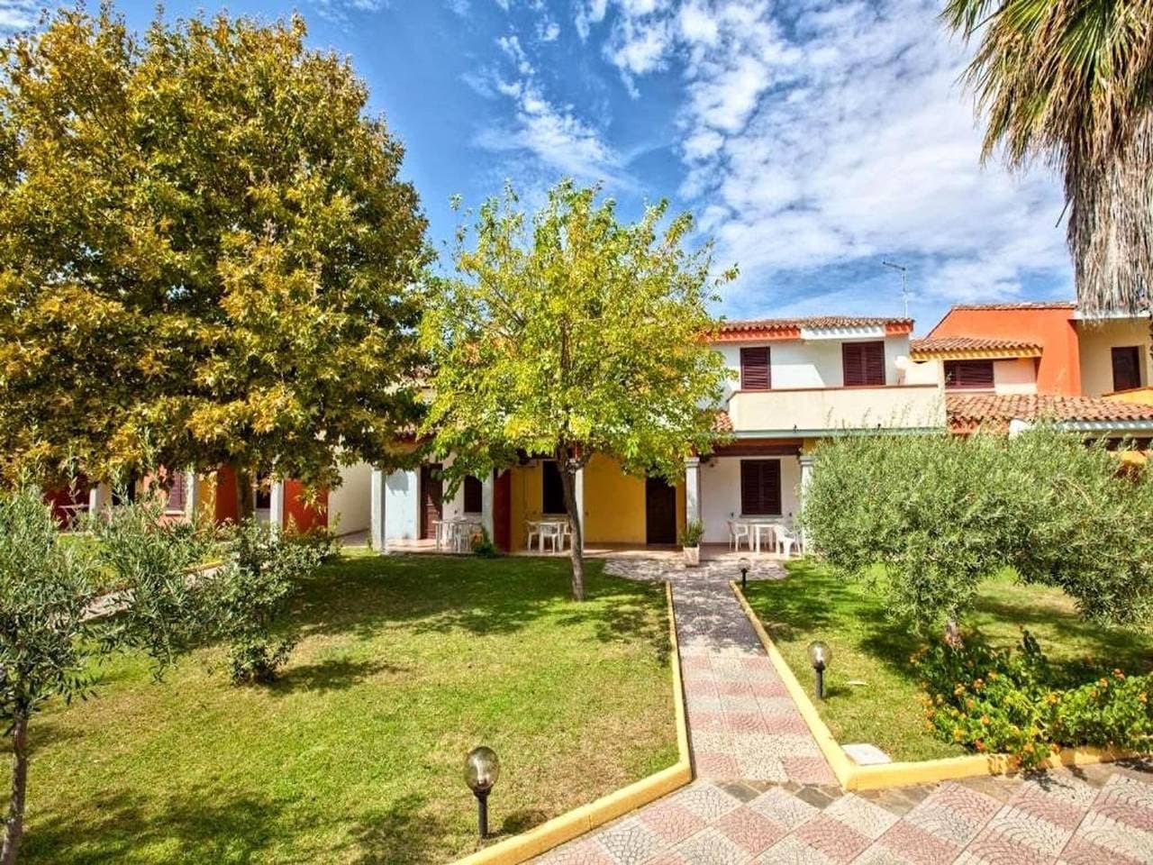 Apartment mit Pool und privatem Parkplatz 1