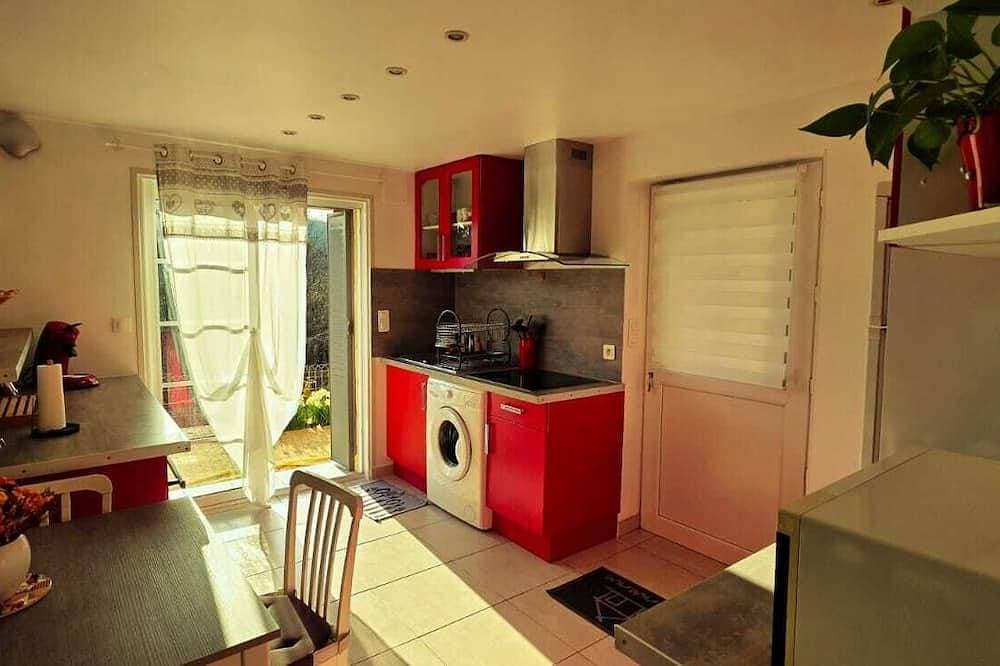 Refurbished garden apartment, spa 1