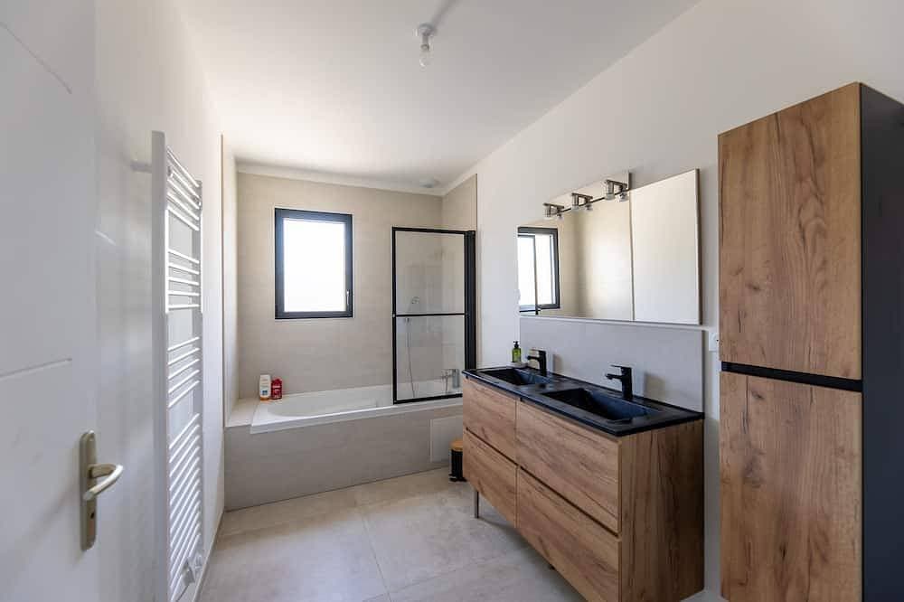 Foto 8 von 23: Les Embruns - Comfortable new house 2 minutes walk from the beach